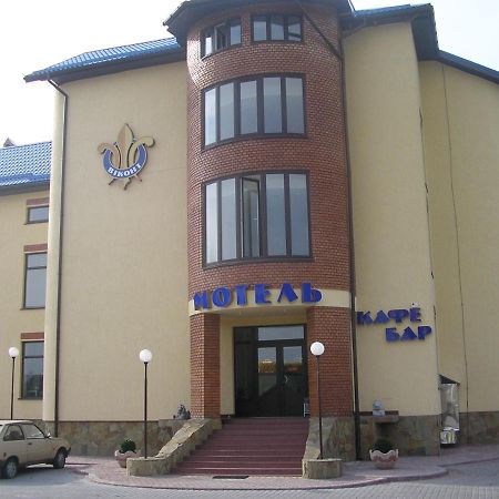 Віконт Motel Chishki Buitenkant foto